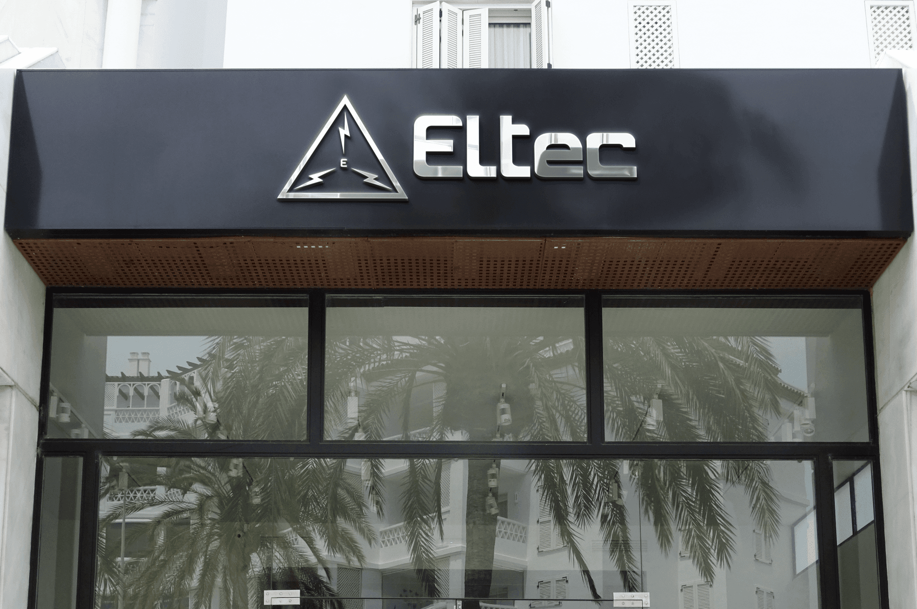 Pantalla del sitio web de Eltec
